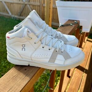 On Running Men's THE ROGER Clubhouse Mid (White | Sand)